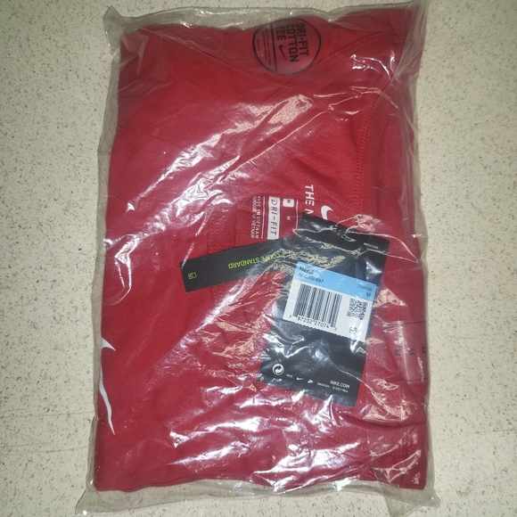 Nike Men's Crew Neck Tank Top - Picture 4 of 4